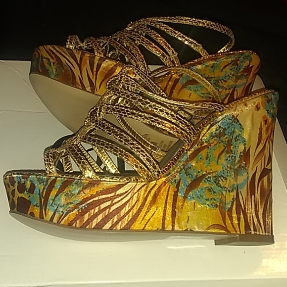 Shoes - Picture 3 of 5